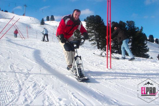 Slalom en Snowscoot