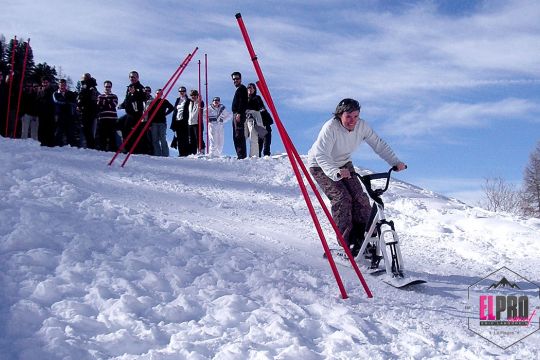 Slalom en Snowscoot